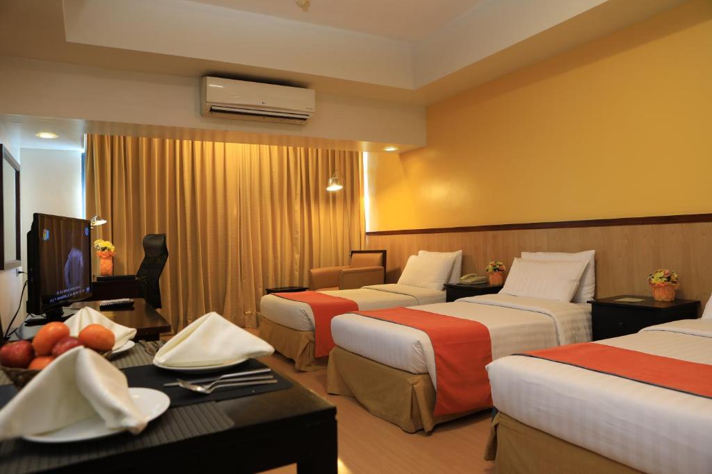 The Malayan Plaza Hotel Pasig City Exteriér fotografie