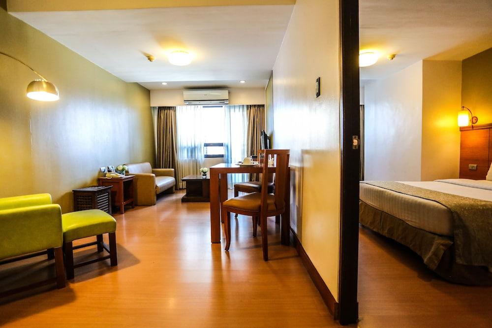 The Malayan Plaza Hotel Pasig City Exteriér fotografie