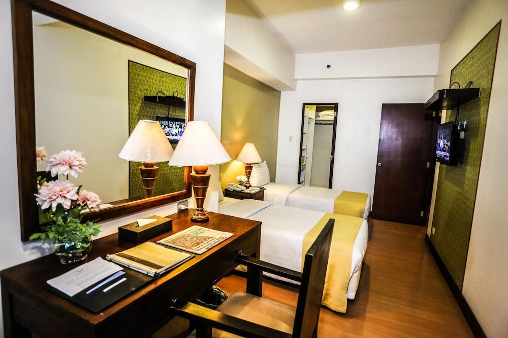 The Malayan Plaza Hotel Pasig City Exteriér fotografie