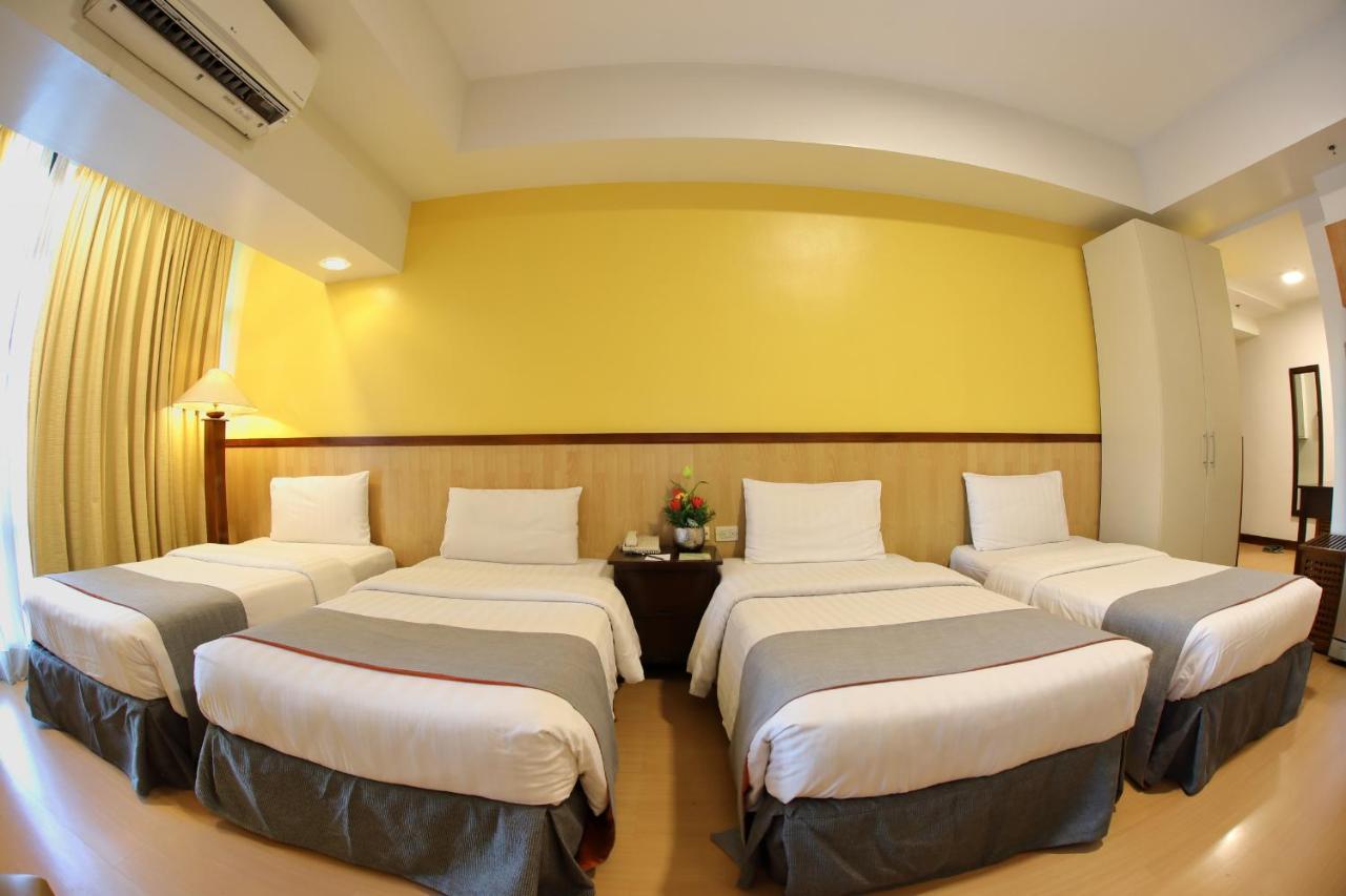 The Malayan Plaza Hotel Pasig City Exteriér fotografie